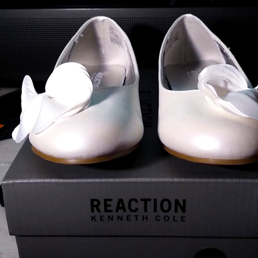 Kenneth Cole Reaction child shoes